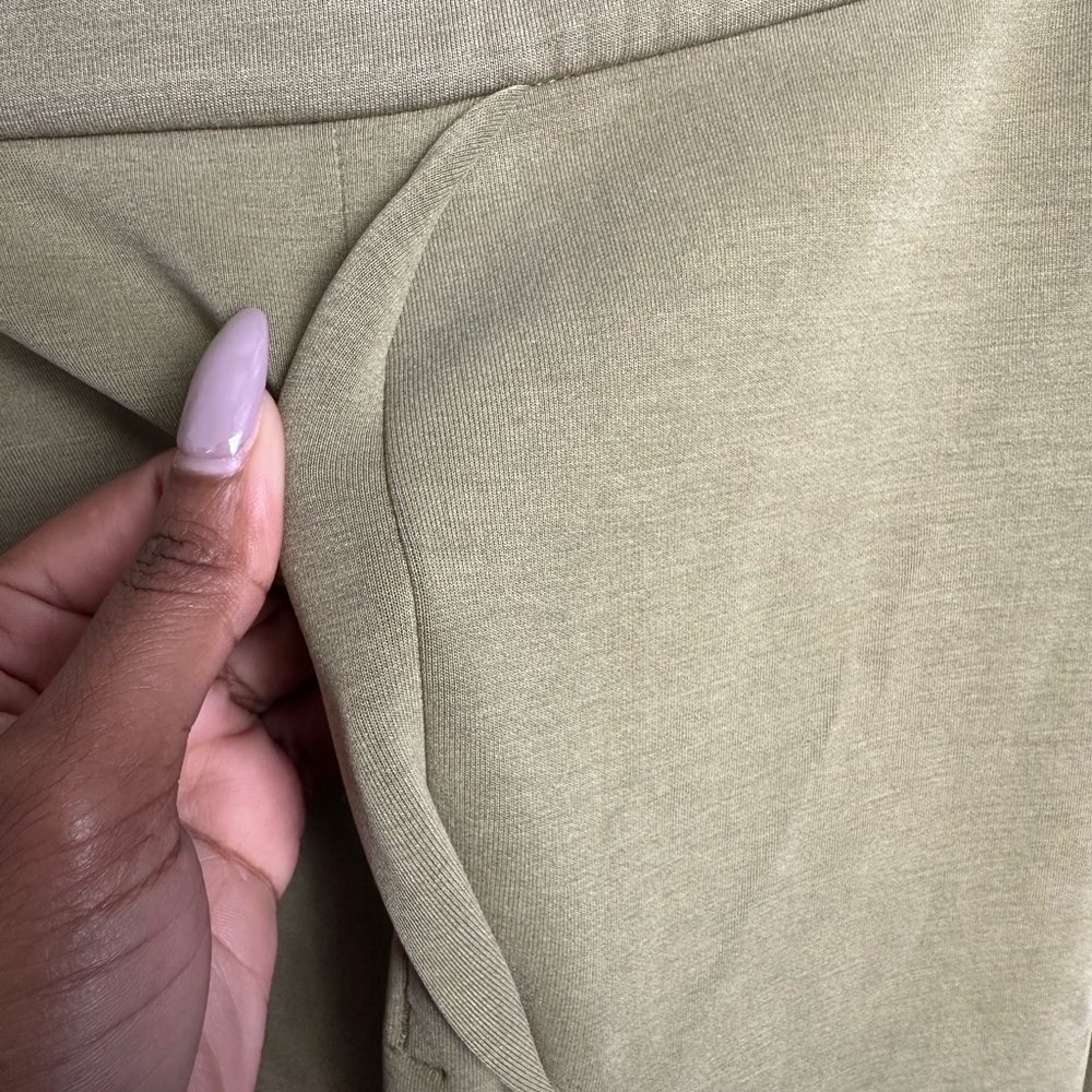 Lululemon Softstreme Relaxed High-Rise Pant green size 14 - Picture 9 of 9